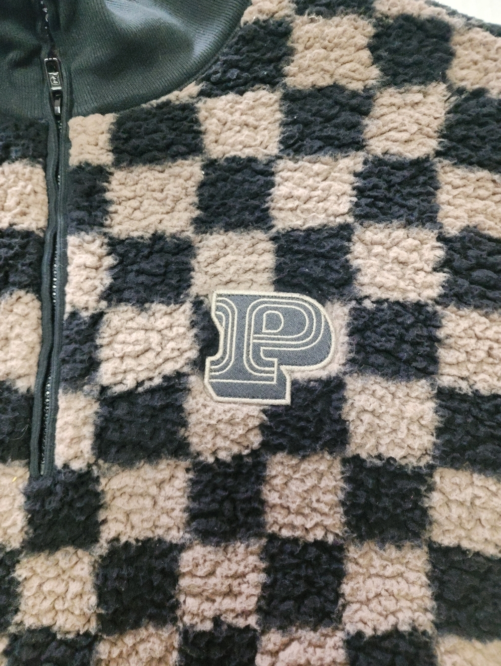 VS PINK Sweatshirt - Picture 4 of 8
